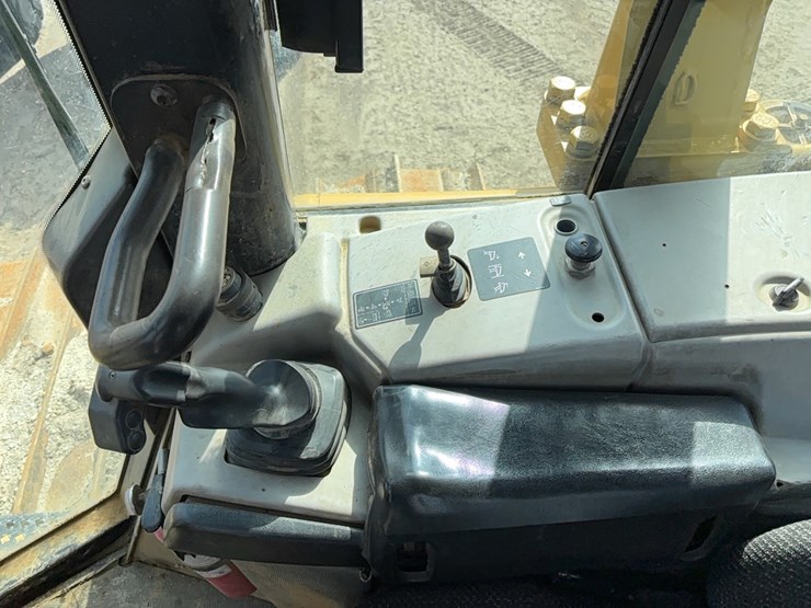 caterpillar-d6n-lgp-image-16