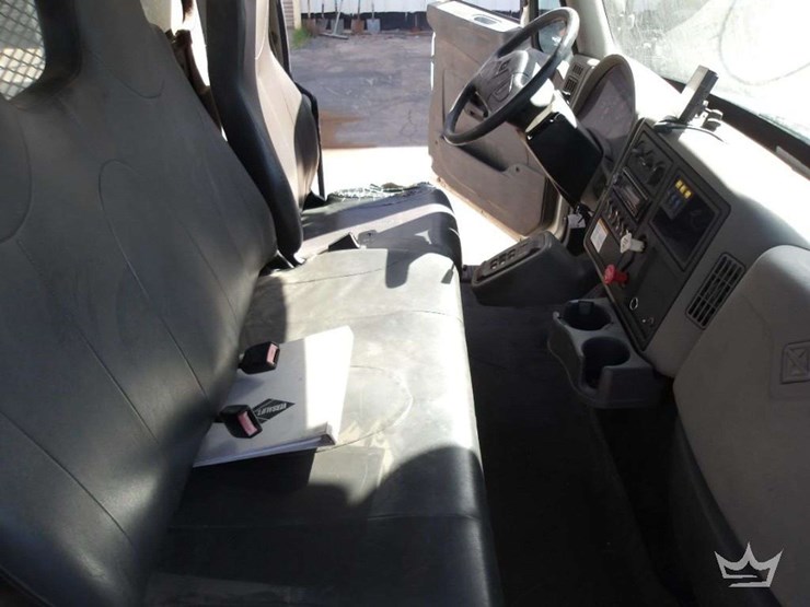 2011-international-durastar-4300-image-8