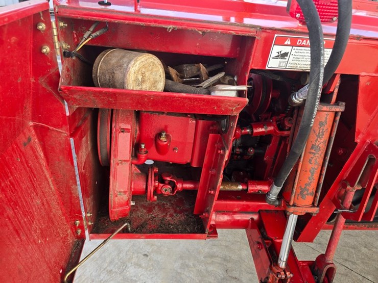 new-holland-1465-image-25