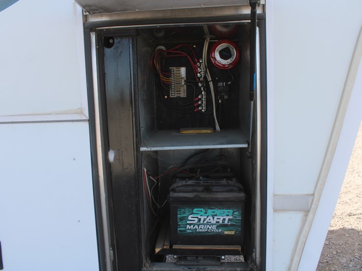 #3041-•-2002-king-of-the-road-royalite-34ft-camper-trailer-image-11