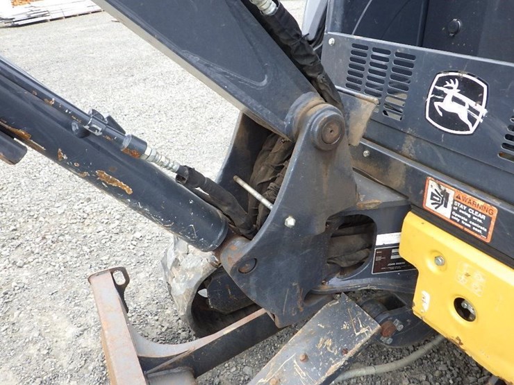 2020-deere-26g-image-13