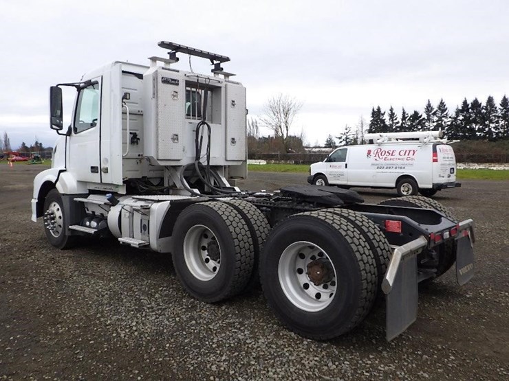 2011-volvo-vnl-t/a-truck-tractor-image-7