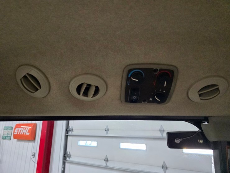 2015-john-deere-1575-image-28