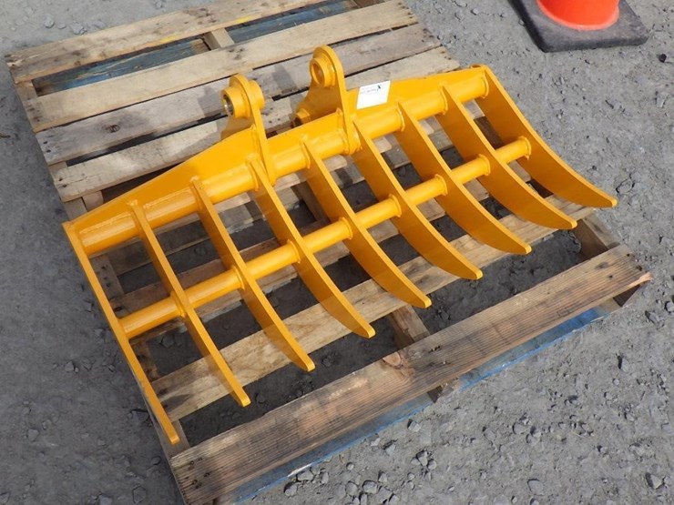 caterpillar-303-image-4