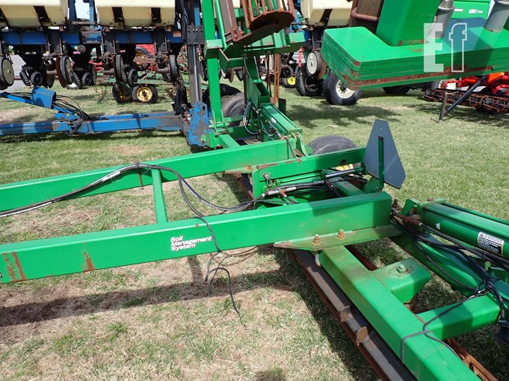 john-deere-200-image-11