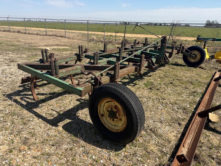 john-deere-100-image-2