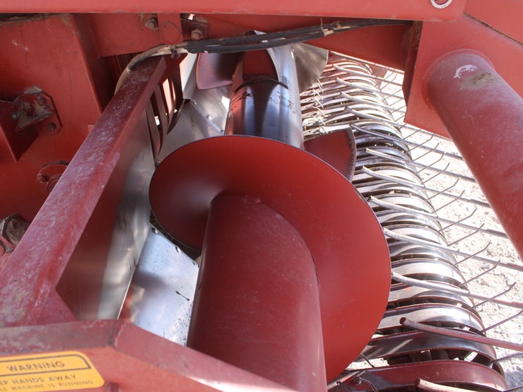 hesston-4600-image-44