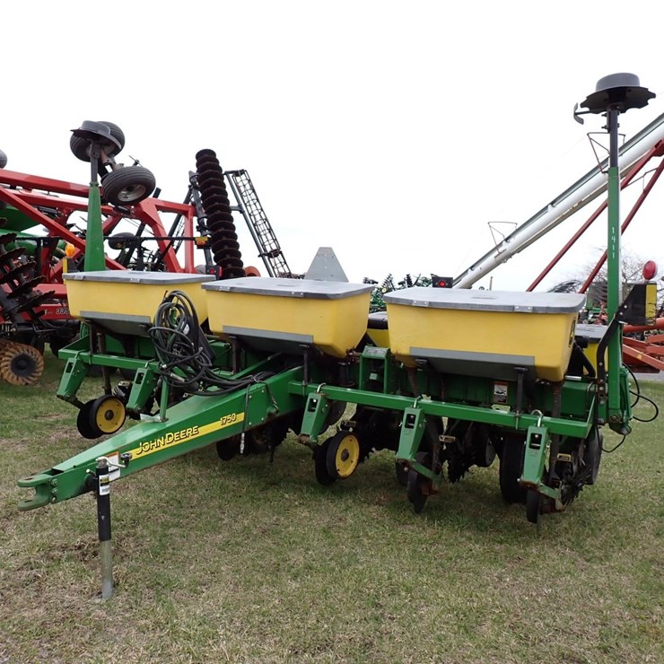 JOHN DEERE 1750