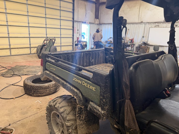 john-deere-gator-image-33
