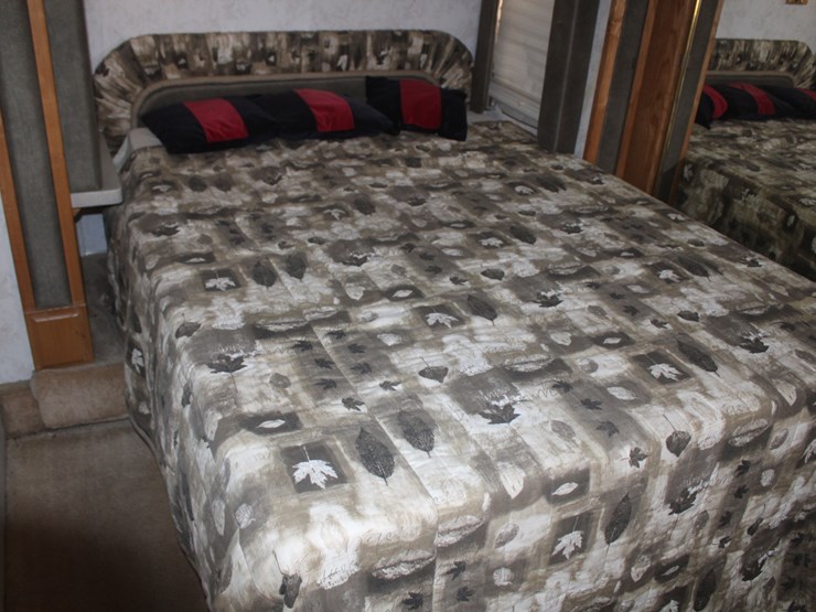 #3041-•-2002-king-of-the-road-royalite-34ft-camper-trailer-image-41