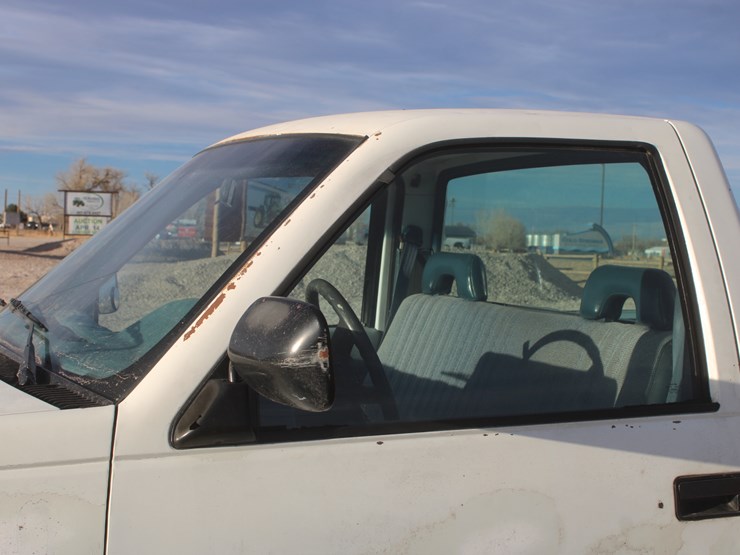 #3038-•-1992-gmc-seirra-single-cab-pickup-image-21