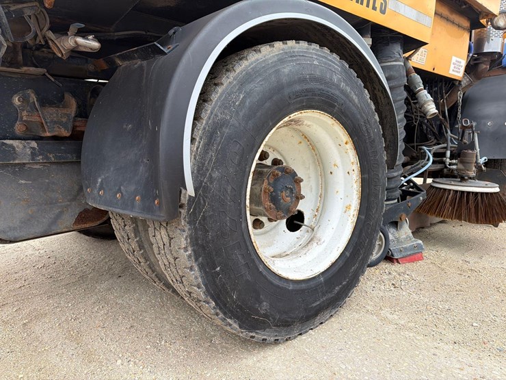 johnston-605-image-7