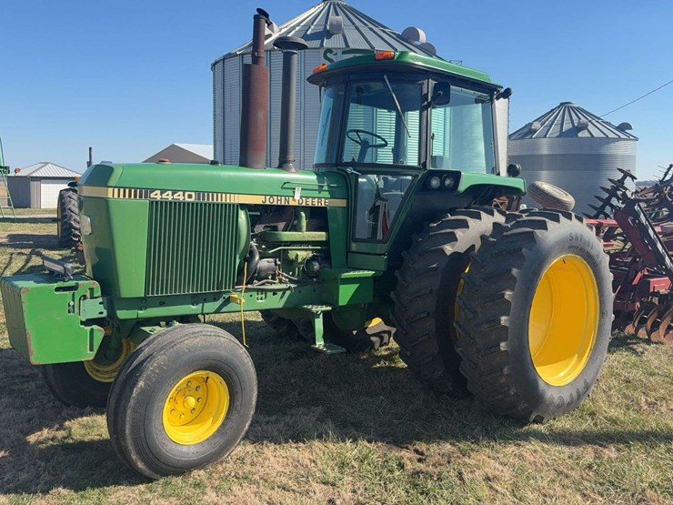1981-john-deere-4440-image-1