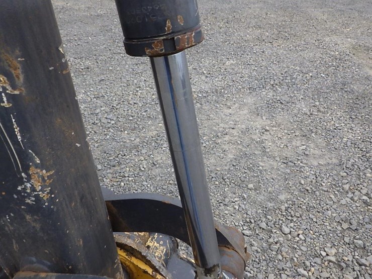 2020-deere-26g-image-27