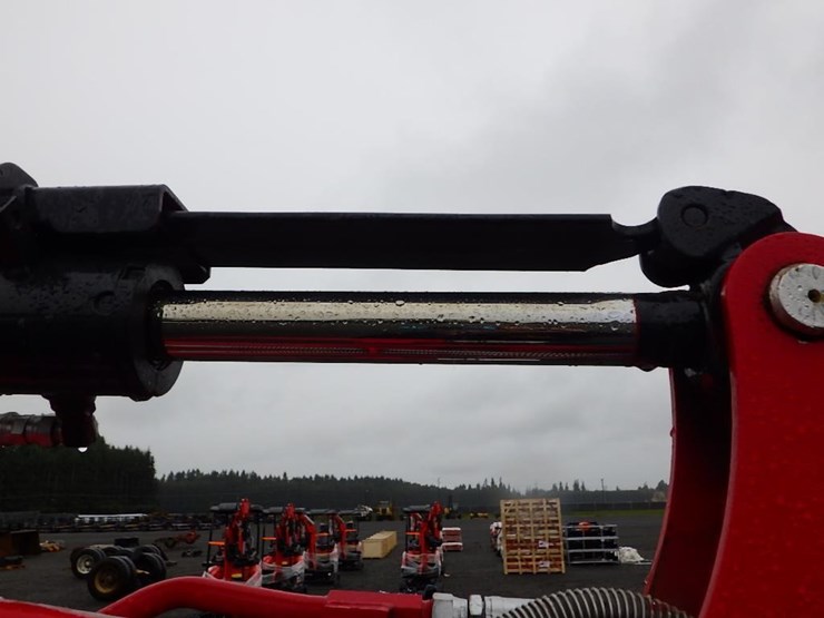 2013-yanmar-vio35-5b-image-25