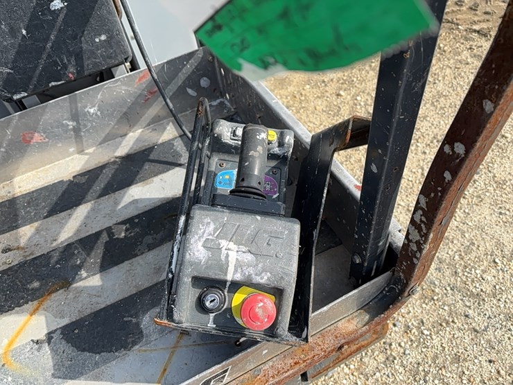 2016-jlg-20mvl-image-6