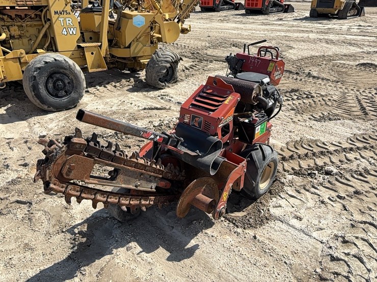 ditch-witch-rt24-image-1