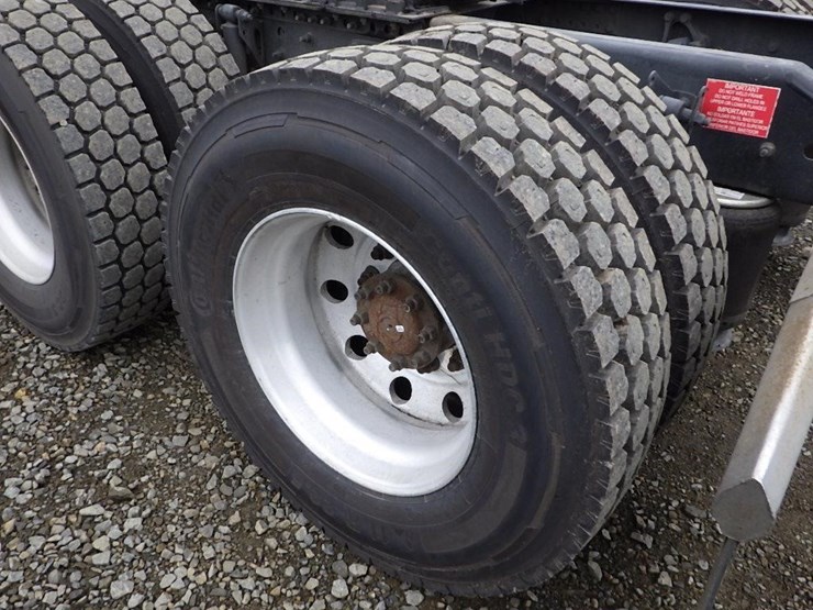 2011-volvo-vnl-t/a-truck-tractor-image-23