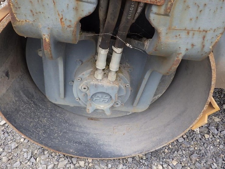 2010-wacker-neuson-rd27-120-image-11