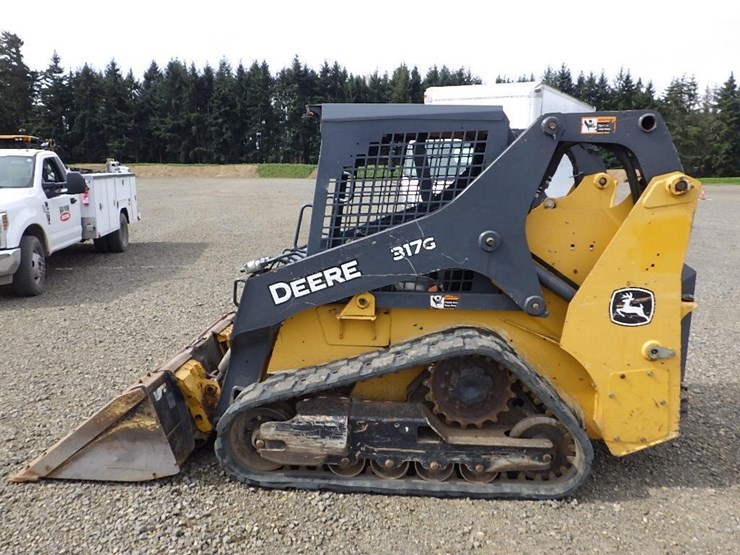 2017-deere-317g-image-7