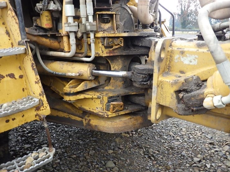 2005-caterpillar-740-image-22