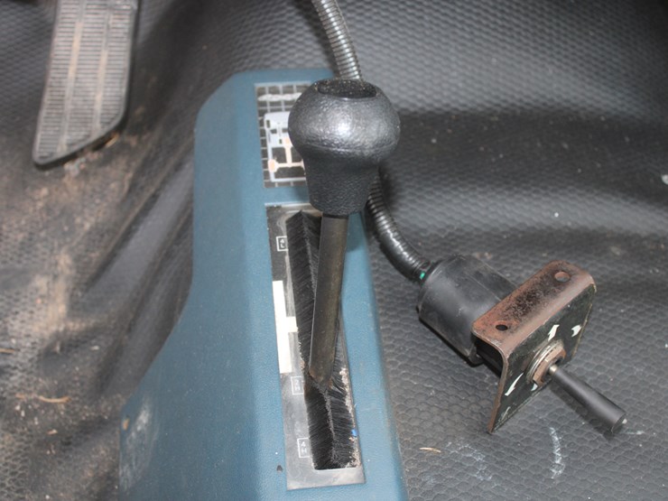 #3038-•-1992-gmc-seirra-single-cab-pickup-image-56