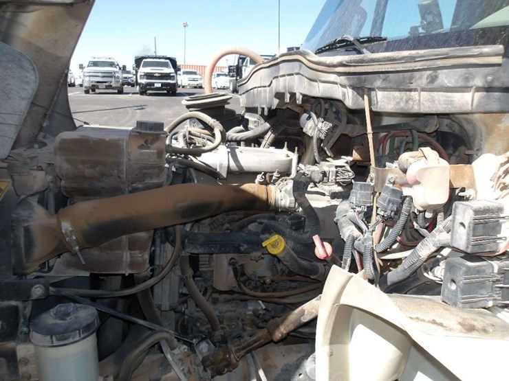 2011-international-durastar-4300-image-6