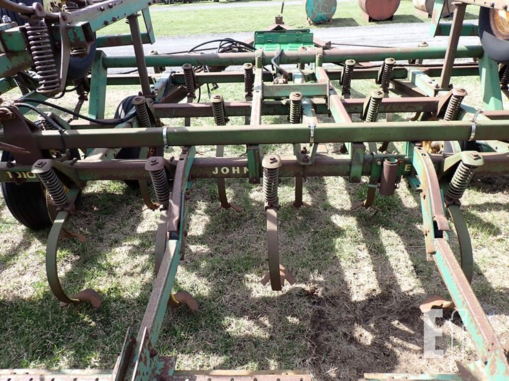 john-deere-1010-image-8