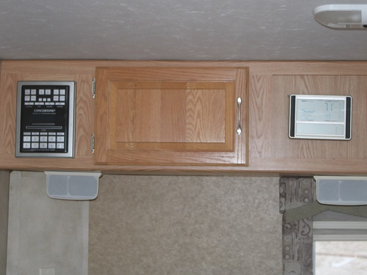#3000-•-2007-palomino-ultra-lite-thoroughbred-f830re-30ft-camper-trailer-image-37