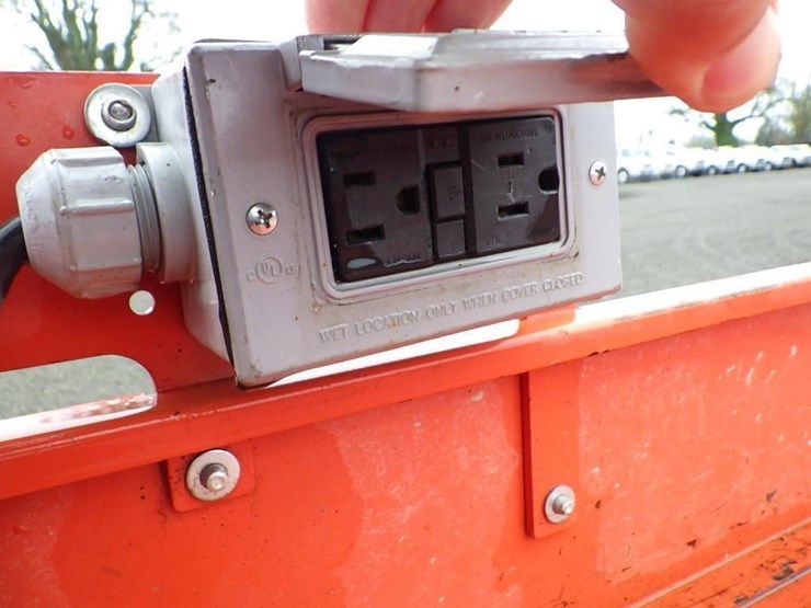 2017-skyjack-sj4632-scissor-lift-image-10