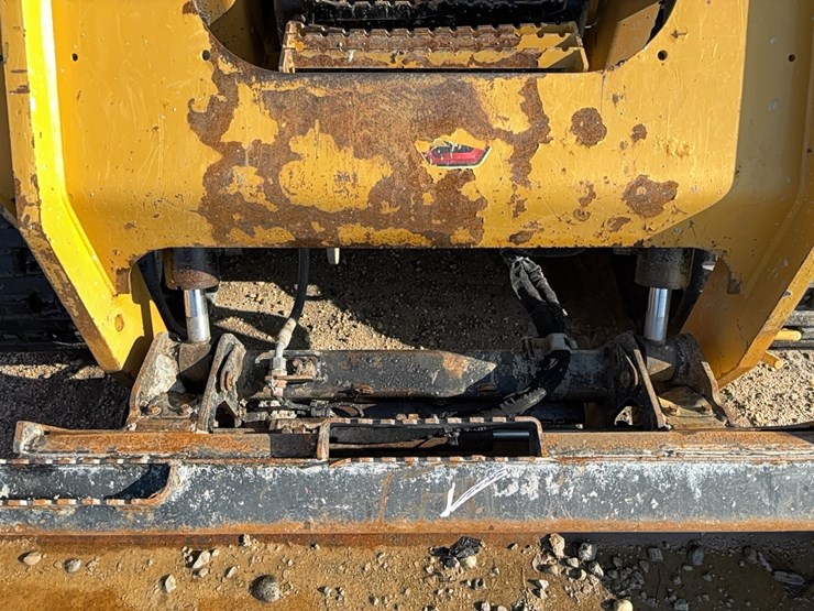 2020-caterpillar-289d3-image-12