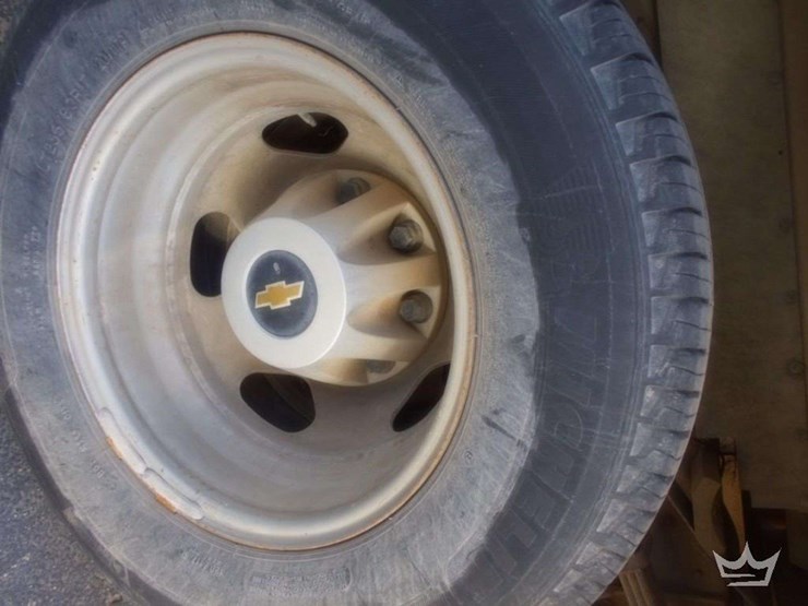 2016-chevrolet-silverado-3500-image-9