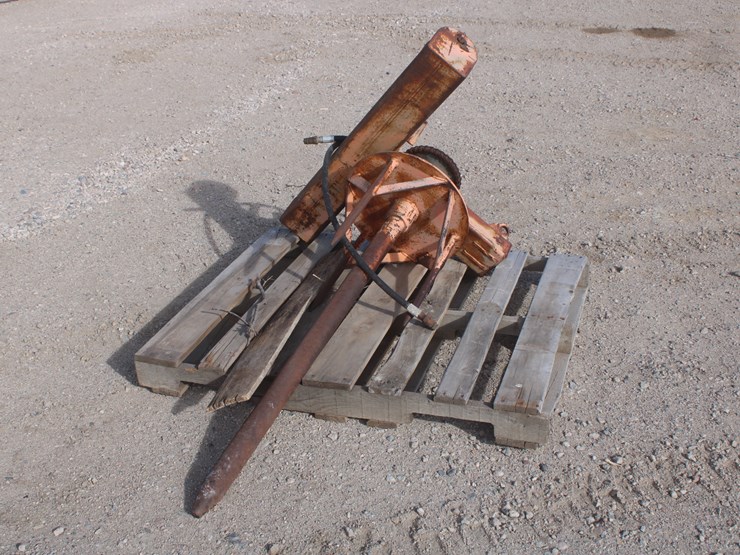 #2077-•-3-point-hay-unroller-image-2