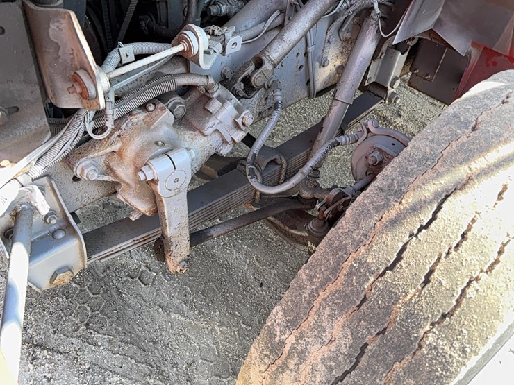 international-4700-image-17