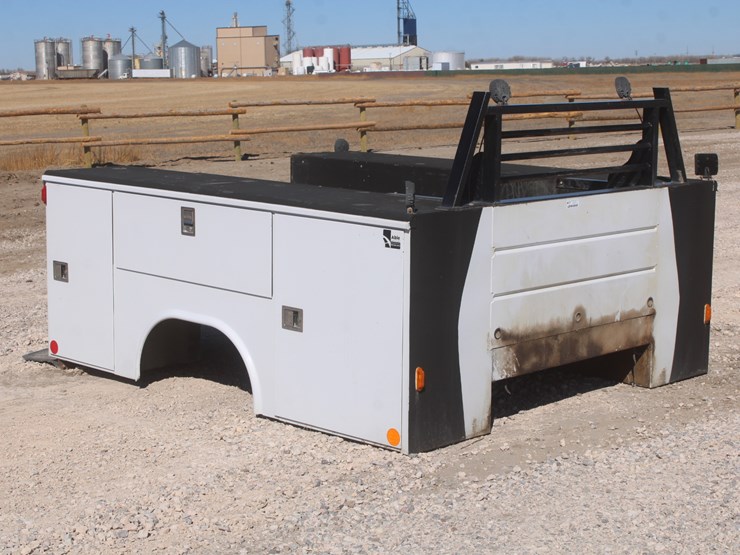 #3045-•-reading-tool-body-pickup-bed-image-2