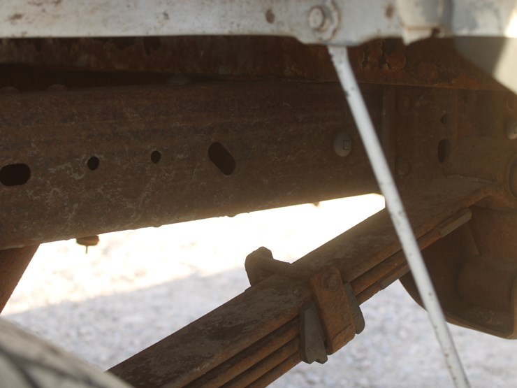 #3038-•-1992-gmc-seirra-single-cab-pickup-image-28