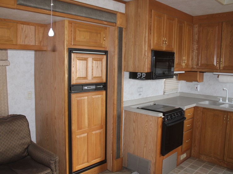 #3041-•-2002-king-of-the-road-royalite-34ft-camper-trailer-image-32