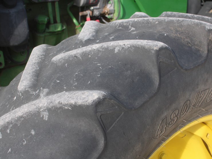 2009-john-deere-8330-image-19