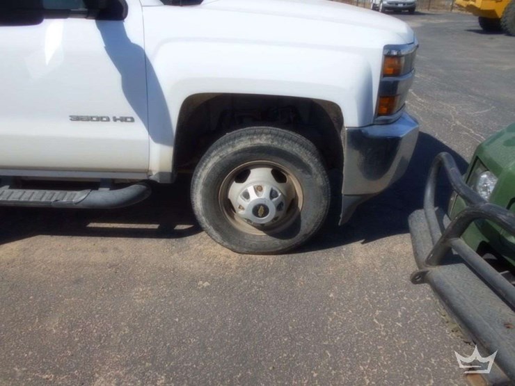 2016-chevrolet-silverado-3500-image-5