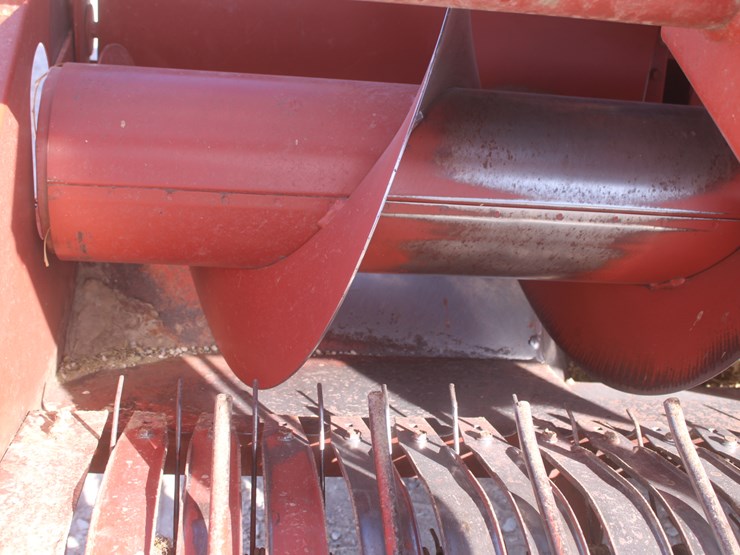 hesston-4600-image-45