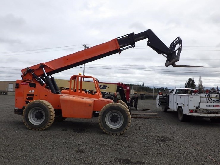 2015-jlg-8042-image-44