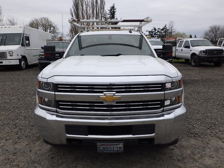 2017-chevrolet-2500-image-2