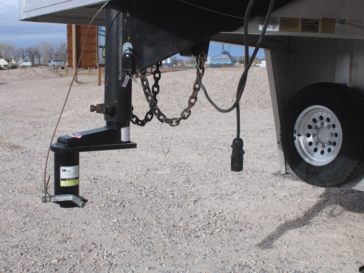 #3020-•-1995-soft-touch-horse-trailer-with-living-quarters-image-12