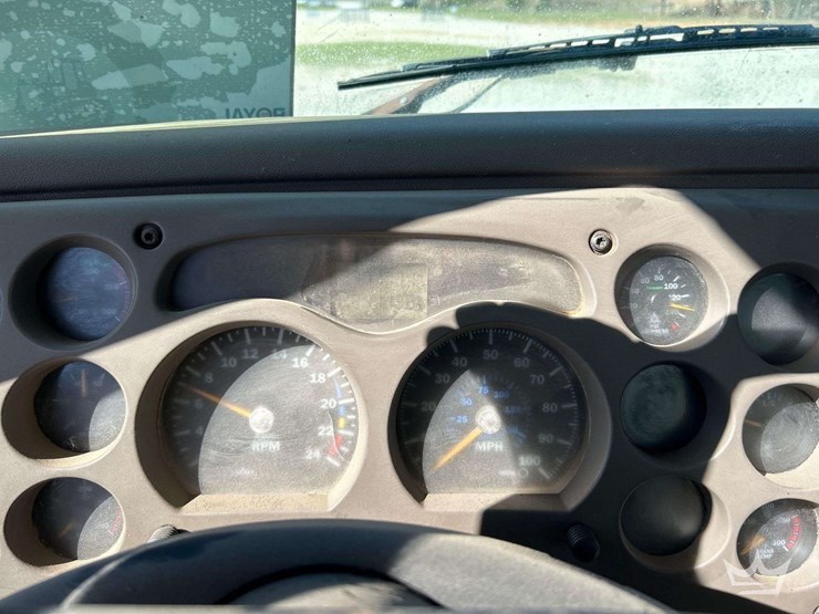 2004-mack-613-concrete-mixing-truck-image-13