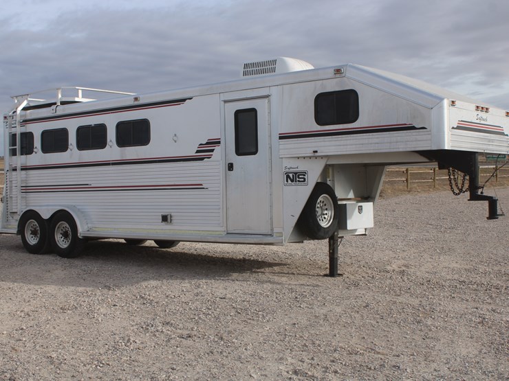 #3020-•-1995-soft-touch-horse-trailer-with-living-quarters-image-4