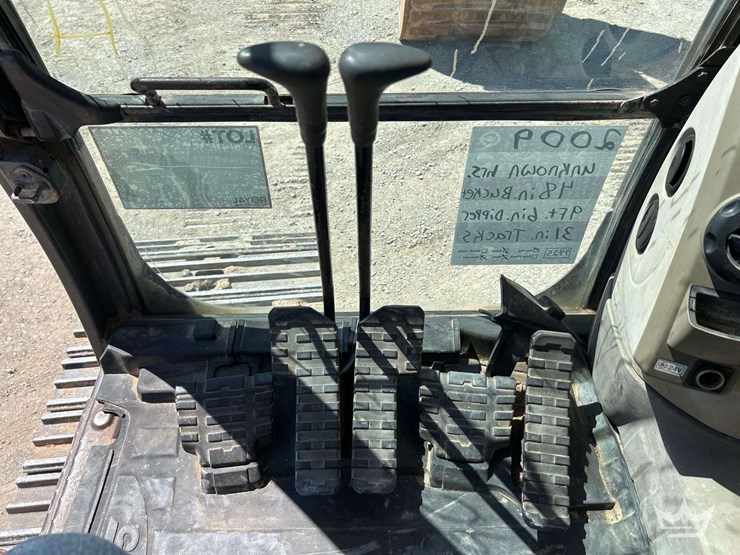 2008-case-cx240b-image-21