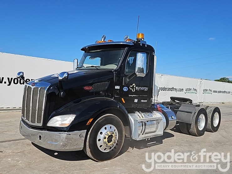 peterbilt-579-image-1