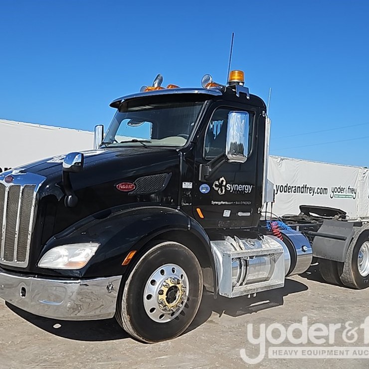 PETERBILT 579