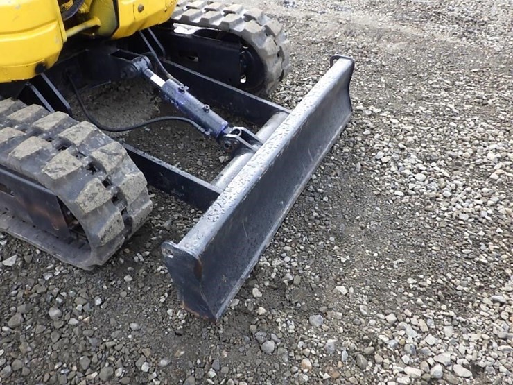 komatsu-pc12uu-image-27