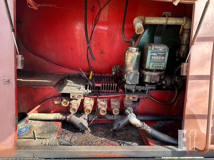 1900-white/gmc-fuel-truck-9618-image-9